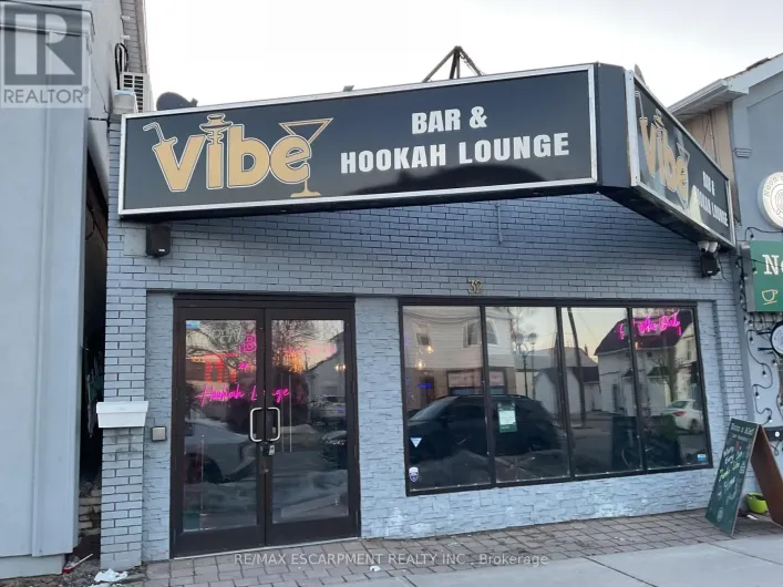 32 MAIN STREET S, Newmarket