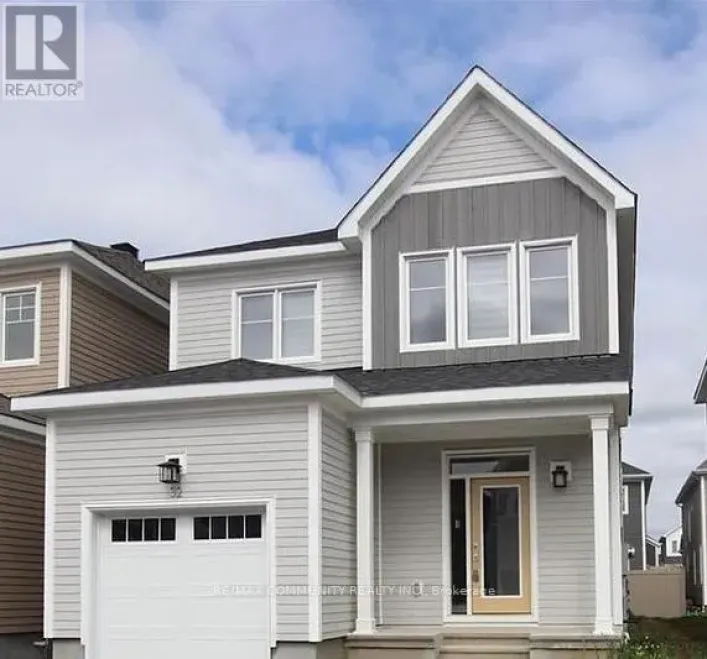 32 PACING WALK, Ottawa