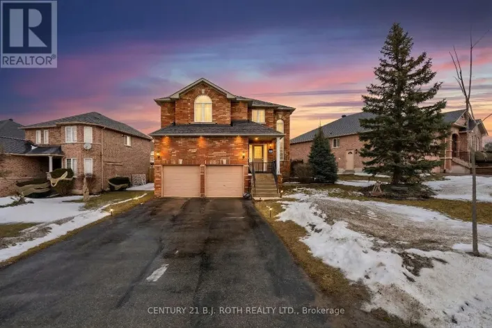 32 PRINCE OF WALES DRIVE, Barrie