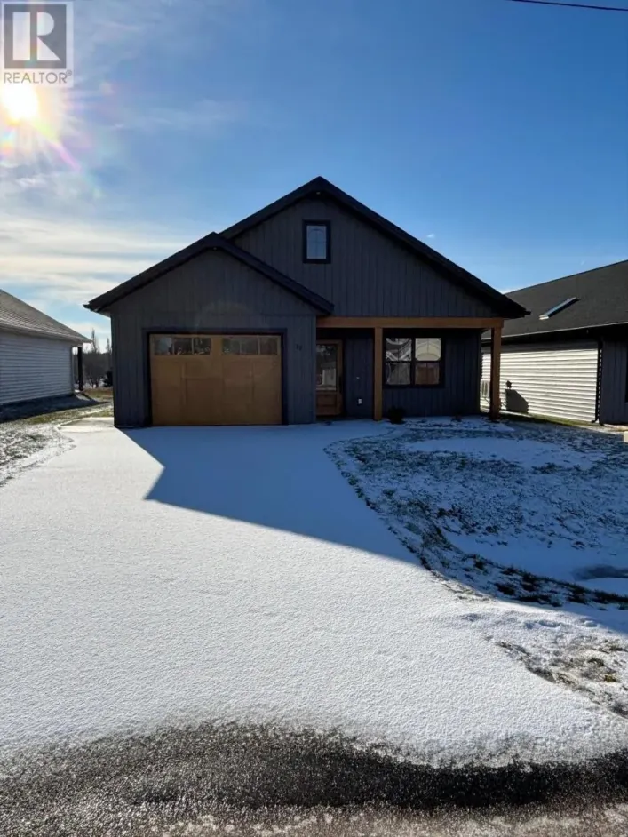 32 Reddin Heights, Stratford