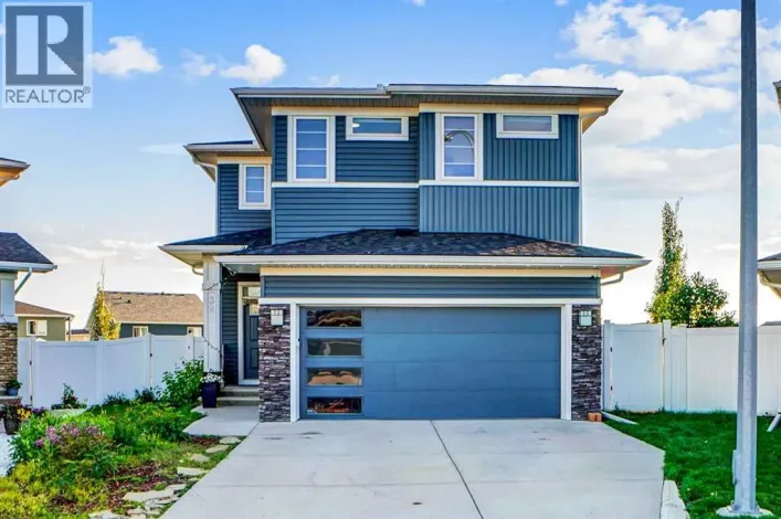 32 Redstone Court NE, Calgary