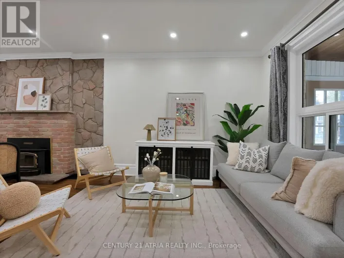 32 ROSEVEAR AVENUE, Toronto