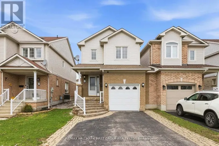 32 SAMANDRIA AVENUE, Whitby