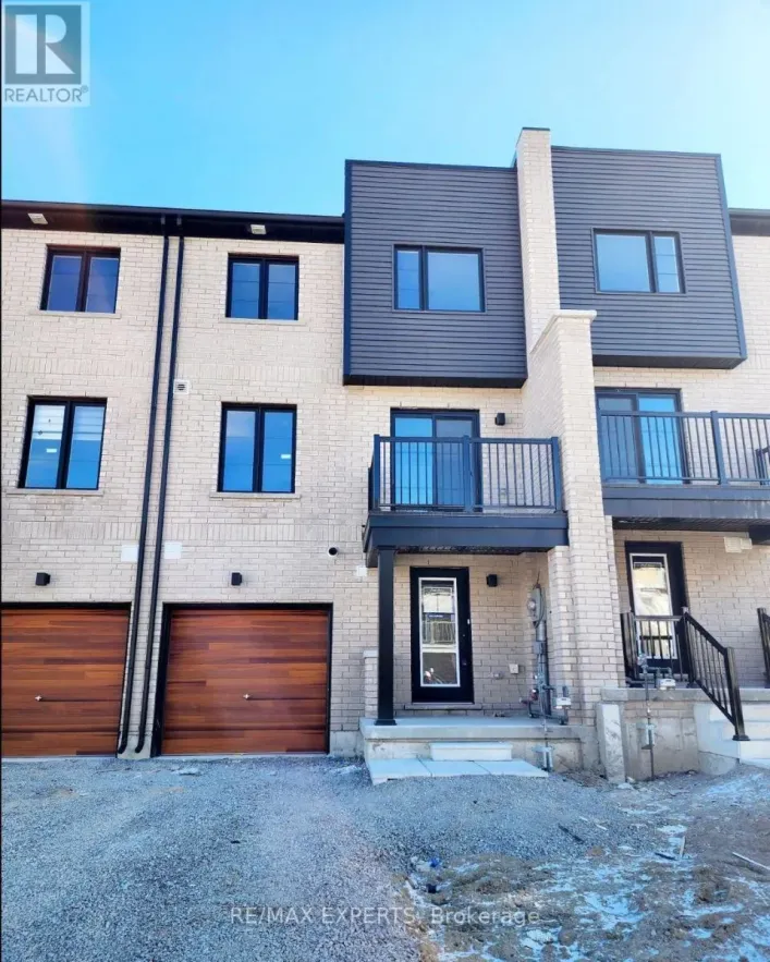 32 SILO MEWS, Barrie