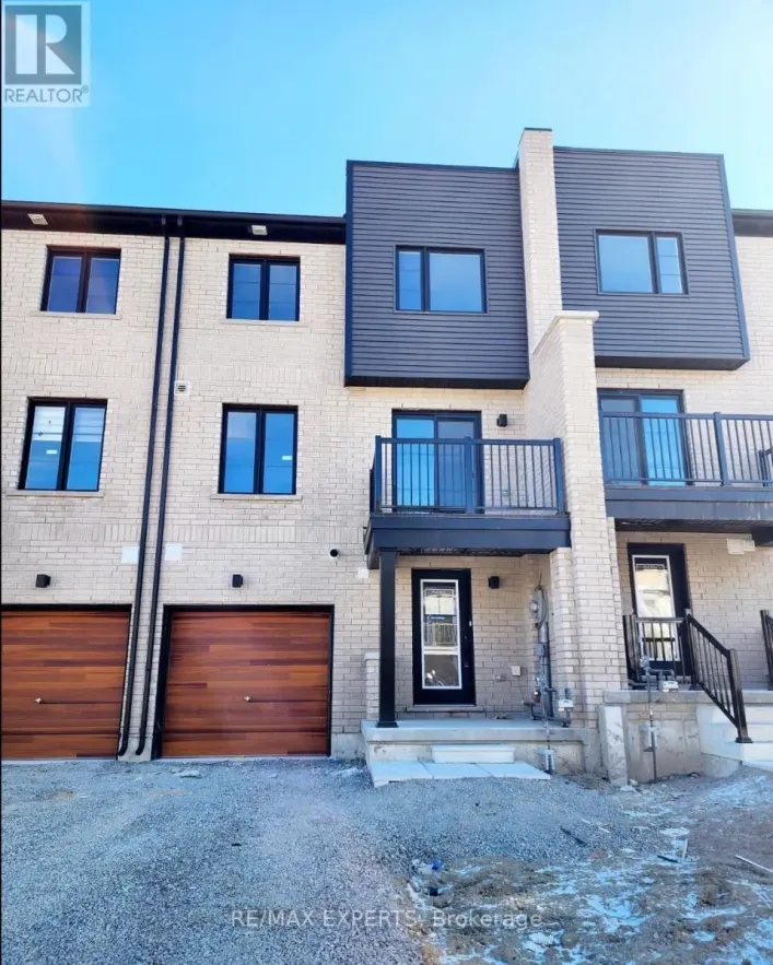 32 SILO MEWS, Barrie