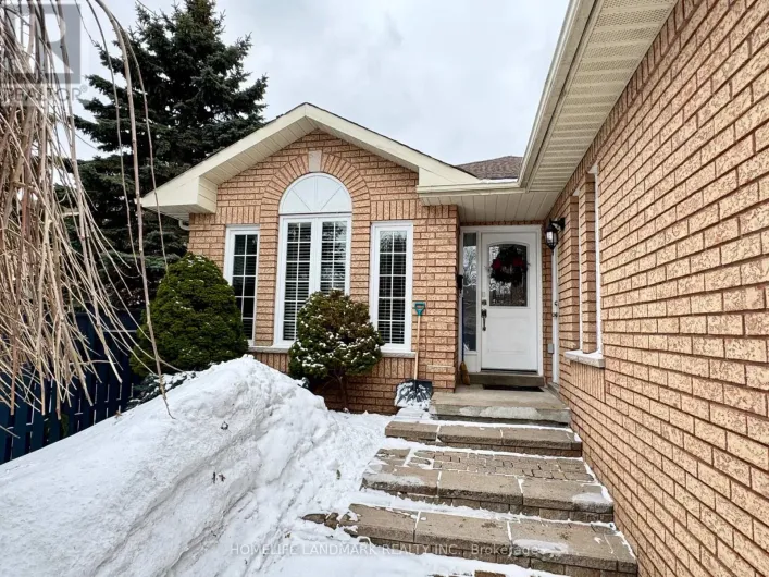 32 SIMMONS CRESCENT, Barrie