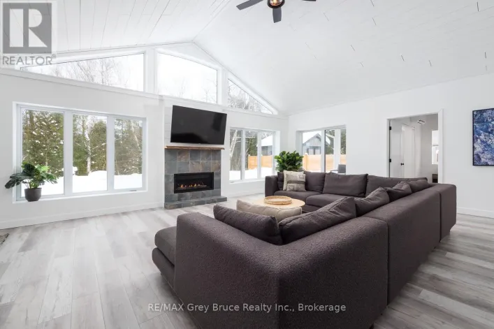 32 SOUTHAMPTON PARKWAY, South Bruce Peninsula