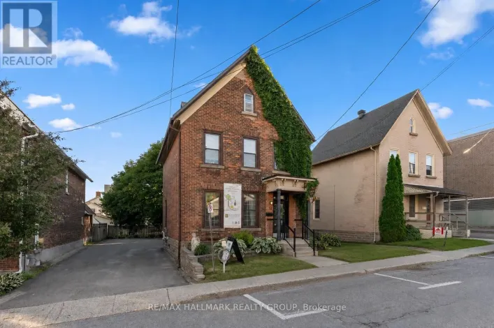 32 ST. ANDREW STREET, Brockville