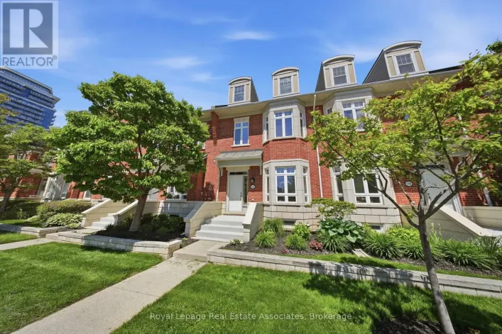 32 ST LAWRENCE DRIVE, Mississauga