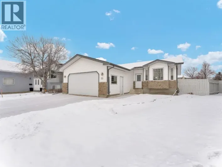 32 Sunrise Court SW, Medicine Hat