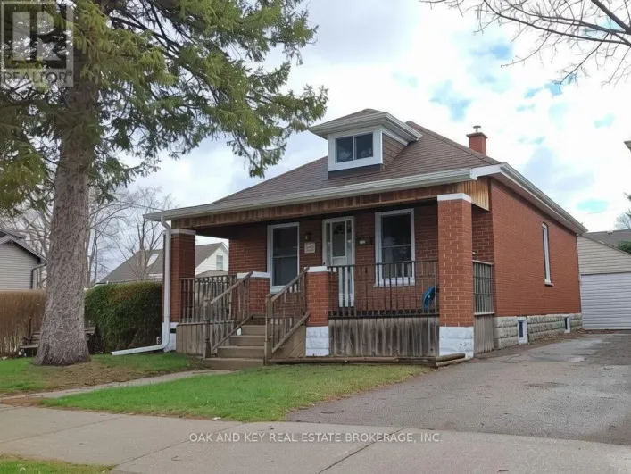 32 TENNYSON STREET, London East