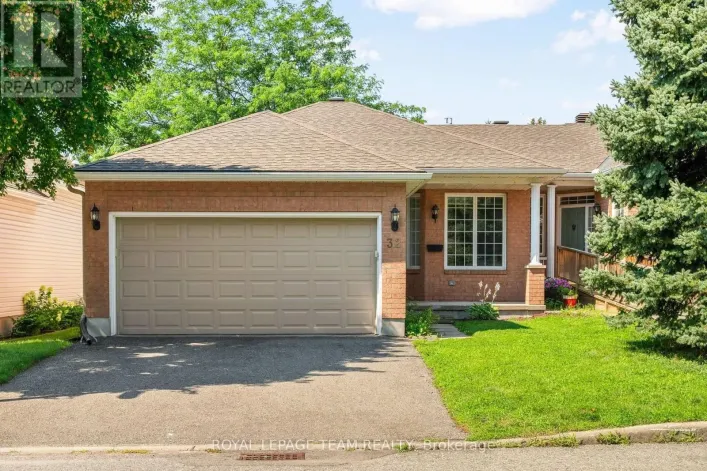 32 TRUMP AVENUE, Ottawa