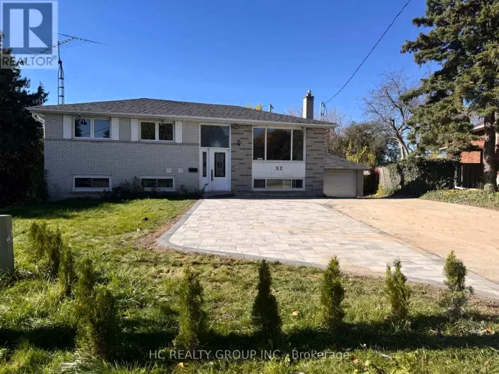 32 UPPER KING RICHARD COURT, Markham