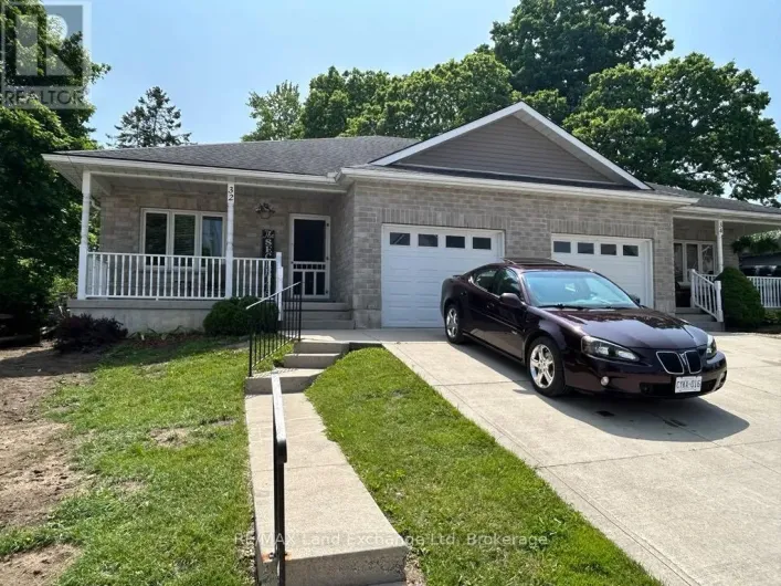 32 VICTORIA STREET W, North Huron