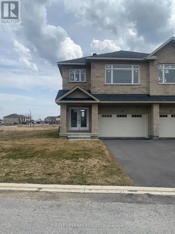32 WYLIE WAY, Carleton Place