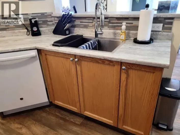 320, 1632 Saamis Drive NW, Medicine Hat
