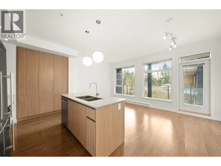 320 516 FOSTER AVENUE, Coquitlam