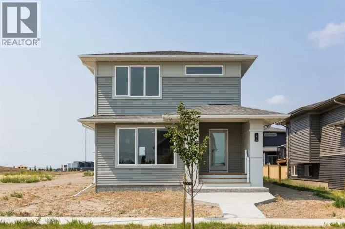 320 Aquitania Boulevard W, Lethbridge