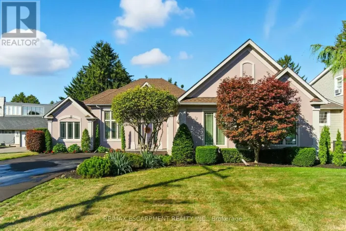 320 FIDDLER'S GREEN ROAD, Hamilton