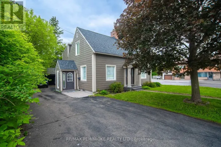 320 MACKAY STREET, Pembroke
