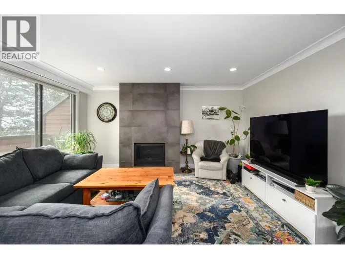 3201 LONSDALE AVENUE, North Vancouver