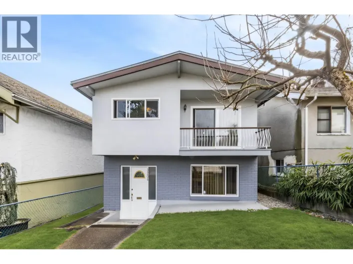 3206 ADANAC STREET, Vancouver