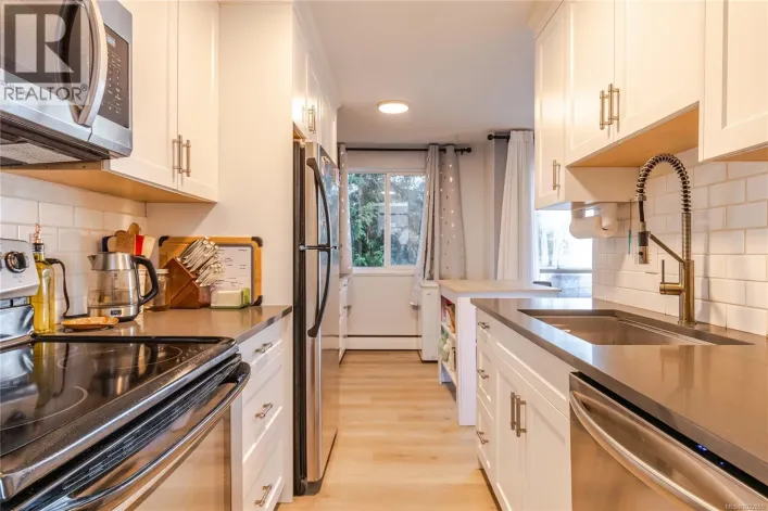 3208 995 Bowen Rd, Nanaimo