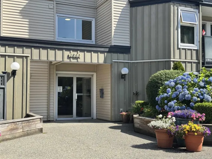 321 1850 E SOUTHMERE CRESCENT, Surrey