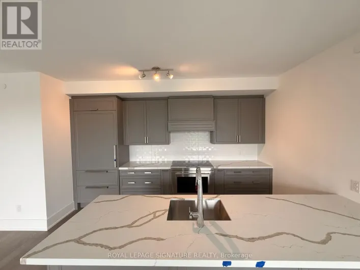 321 - 2452 BLOOR STREET W, Toronto