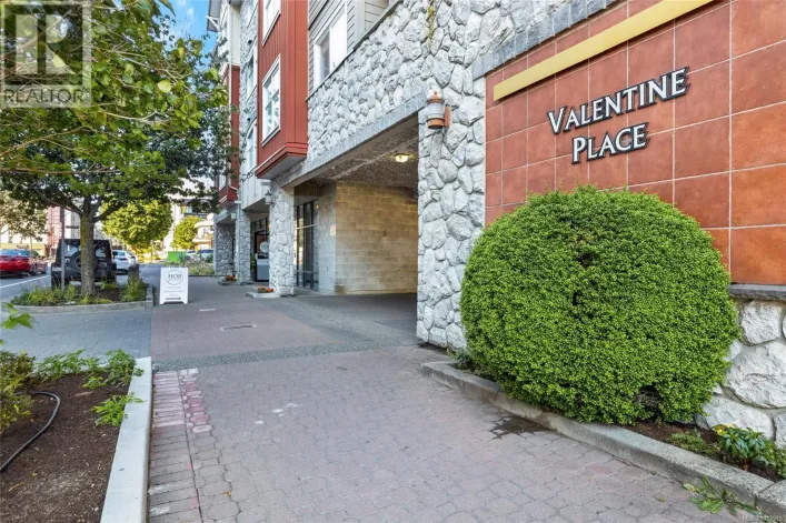 321 2829 Peatt Rd, Langford