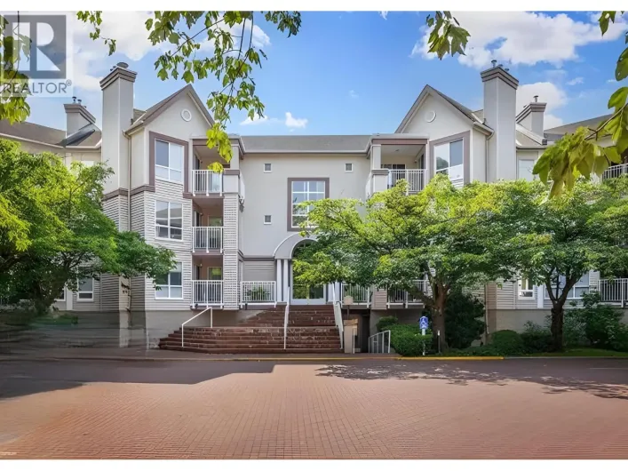 321 7453 MOFFATT ROAD, Richmond