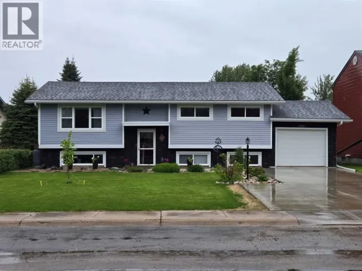 321 9 Street NE, Slave Lake