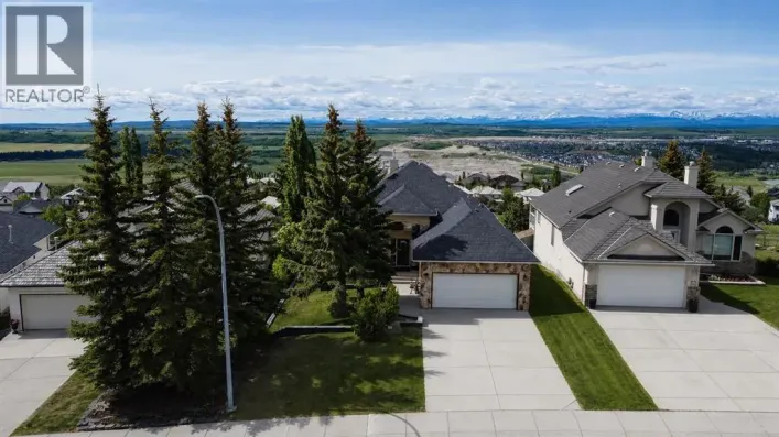 321 Gleneagles View, Cochrane