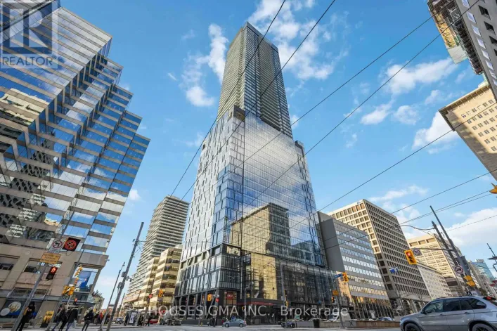 3212 - 488 UNIVERSITY AVENUE, Toronto