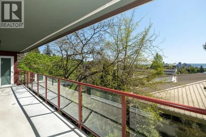 322 121 W 29 STREET, North Vancouver