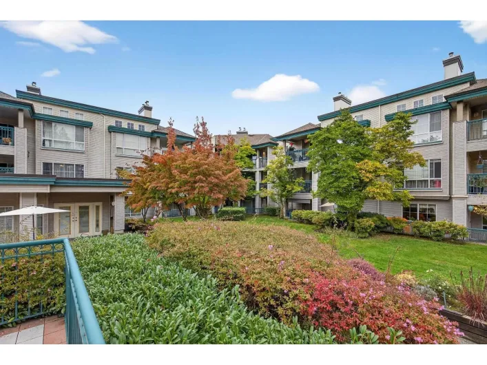 322 19528 FRASER HIGHWAY, Surrey