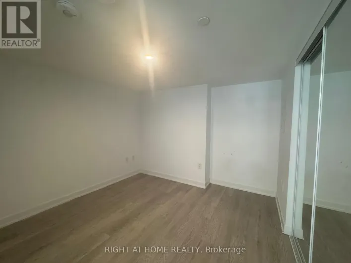 322 - 3 STRATHGOWAN AVENUE, Toronto