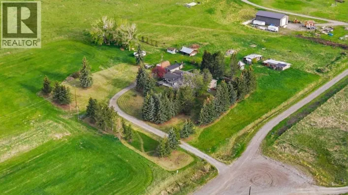House for sale: 322191 135 Street W, Rural Foothills County