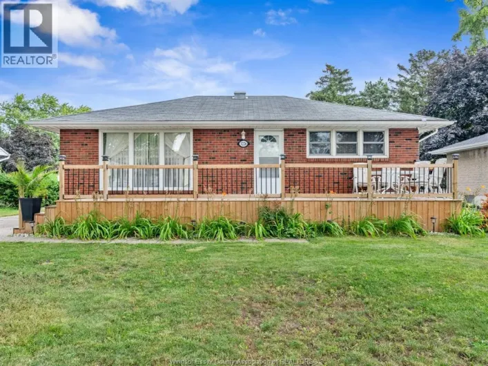 3226 WOODLAWN AVENUE, Windsor