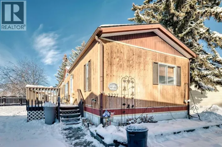 3227 Burroughs Manor NE, Calgary