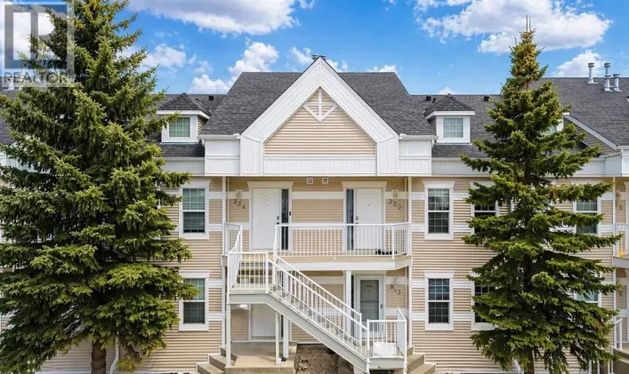 323, 103 STRATHAVEN Drive E, Strathmore