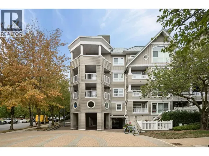 323 5900 DOVER CRESCENT, Richmond