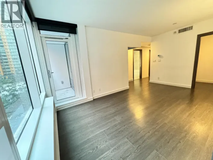 323 68 SMITHE STREET, Vancouver