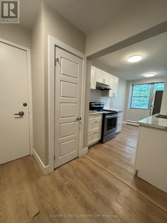 323 - 75 HIGH STREET, London South