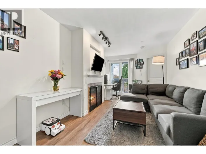 323 760 KINGSWAY, Vancouver