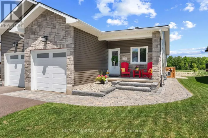 323 FORESTVIEW CRESCENT, Renfrew
