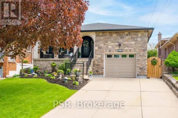 323 QUEEN VICTORIA DRIVE, Hamilton