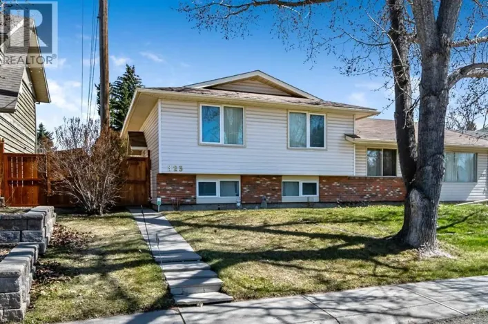 323 Woodvale Crescent SW, Calgary