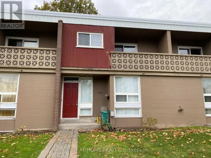 3230 THE CREDIT WOODLANDS, Mississauga