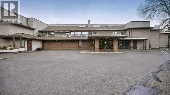 324, 2425 90 Avenue SW, Calgary